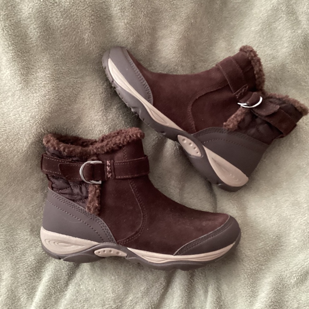 Easy Spirit Women Brown Winter Boots Size 8.5 Cozy Cold Weather Arch Support
